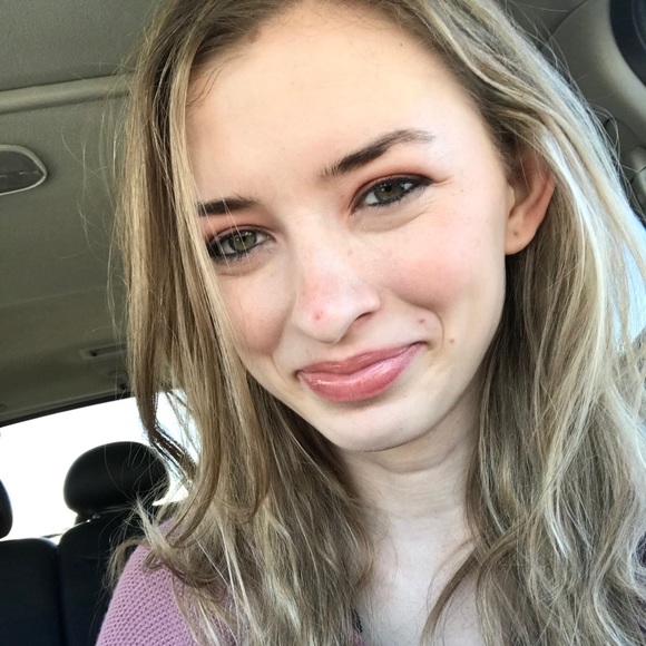 Meet your Posher, Aspen - Picture 1 of 2